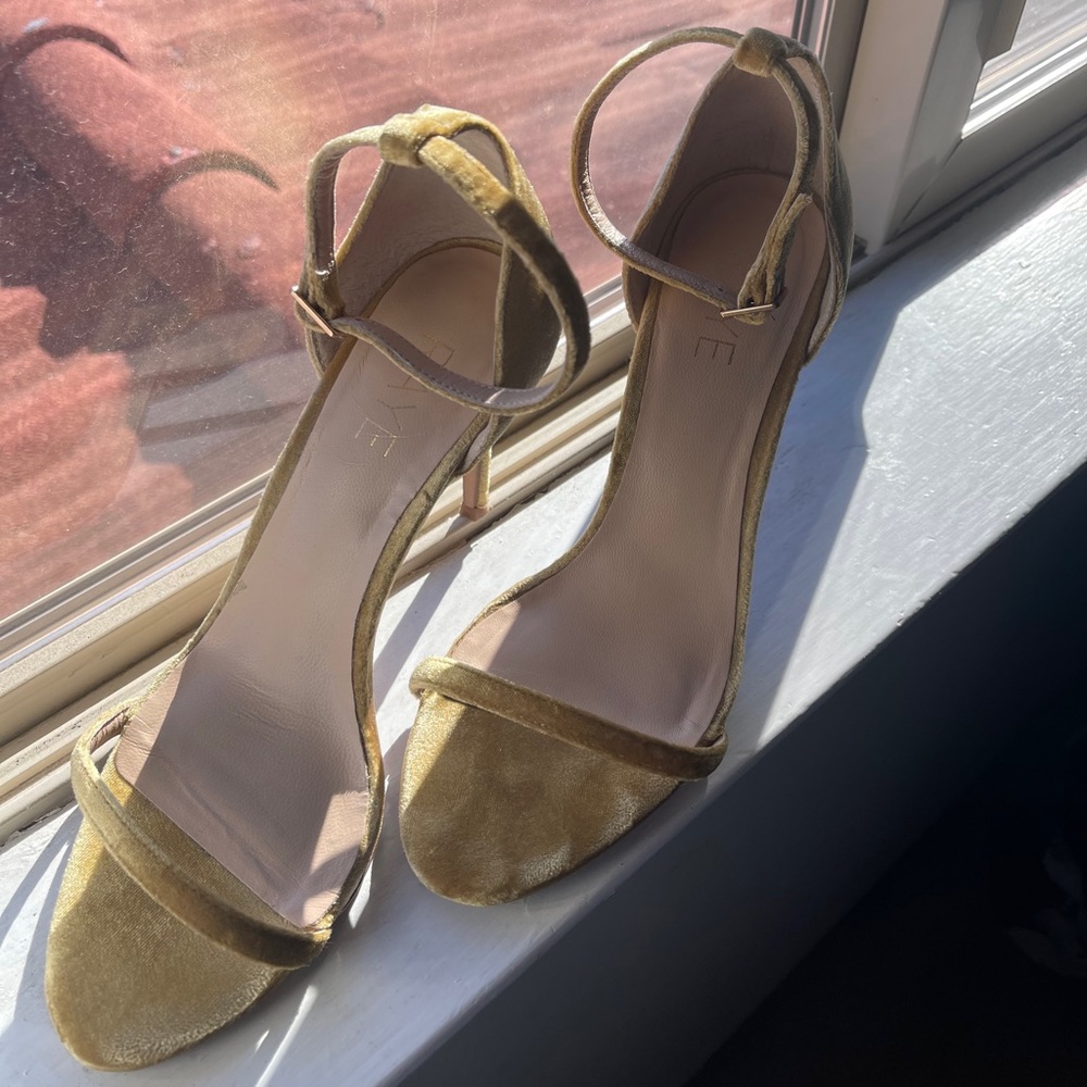 RAYE - Gold Velvet ‘Blake’ Heel